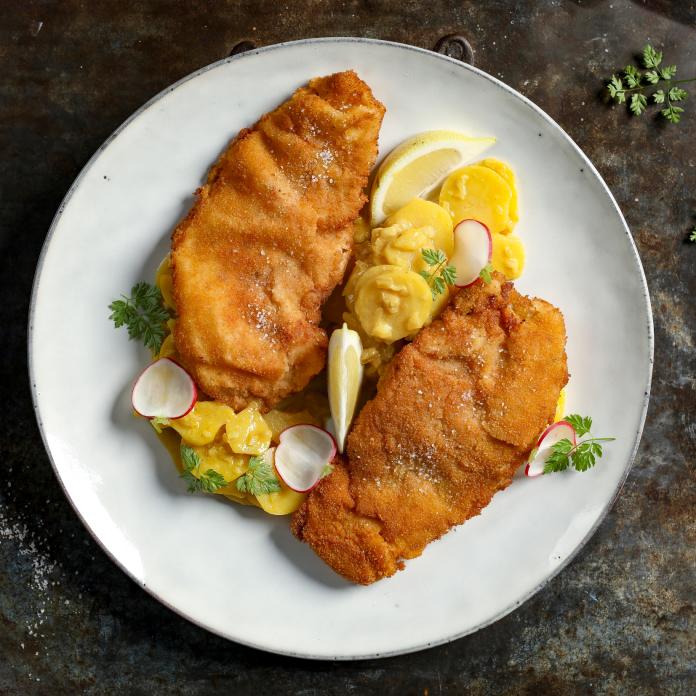 Brezenschnitzel mit Bayerischem Kartoffelsalat