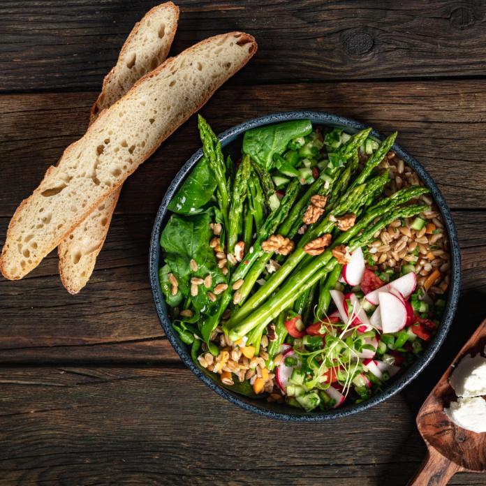 Grünkern-Salat mit Spargel